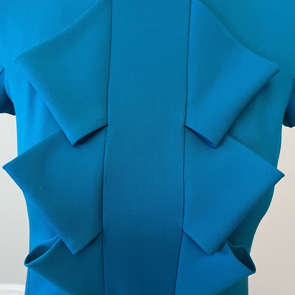 Light wool fabric dress with draping in perfect condition - Picture 4 of 7